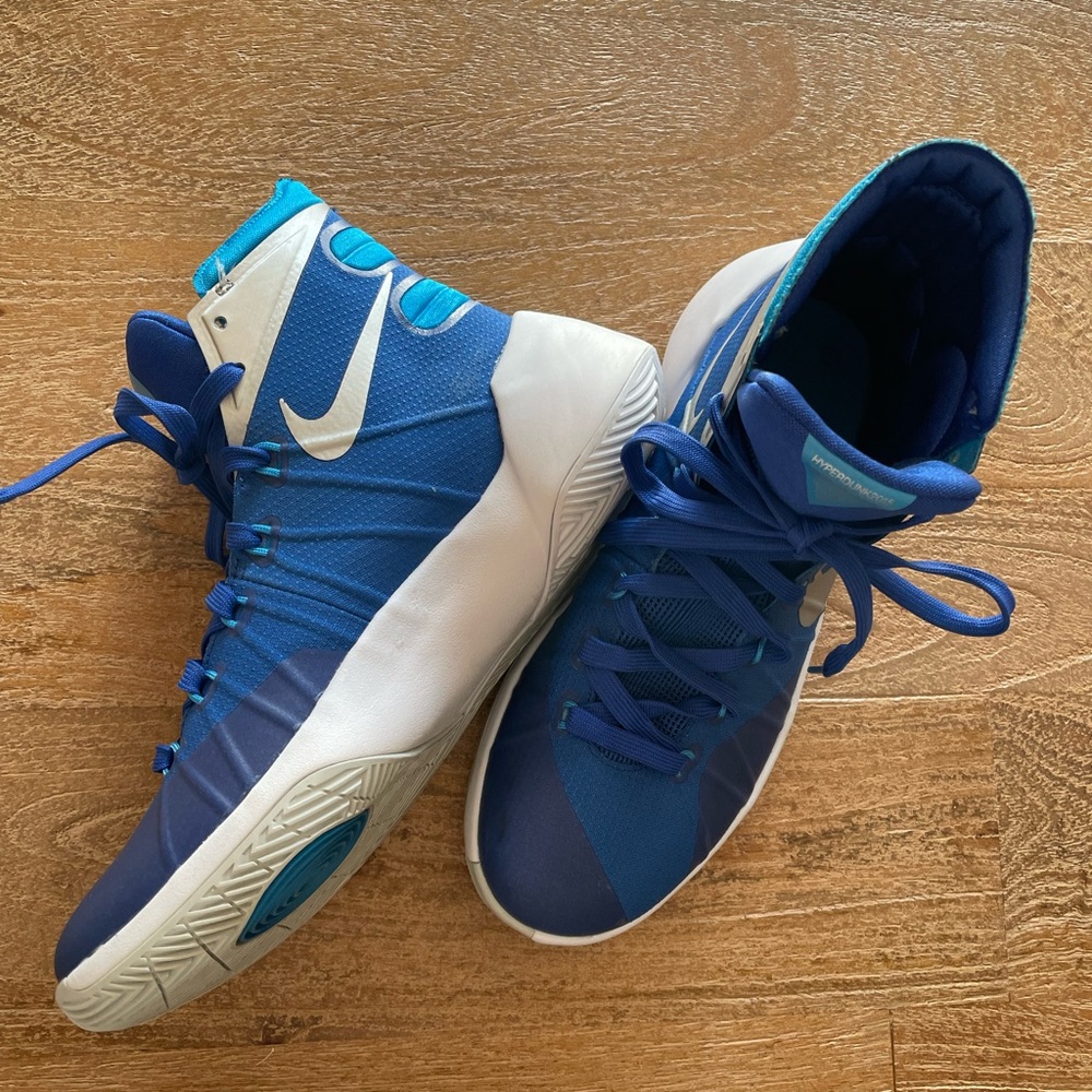 2015 Nike Hyperdunk - image 1